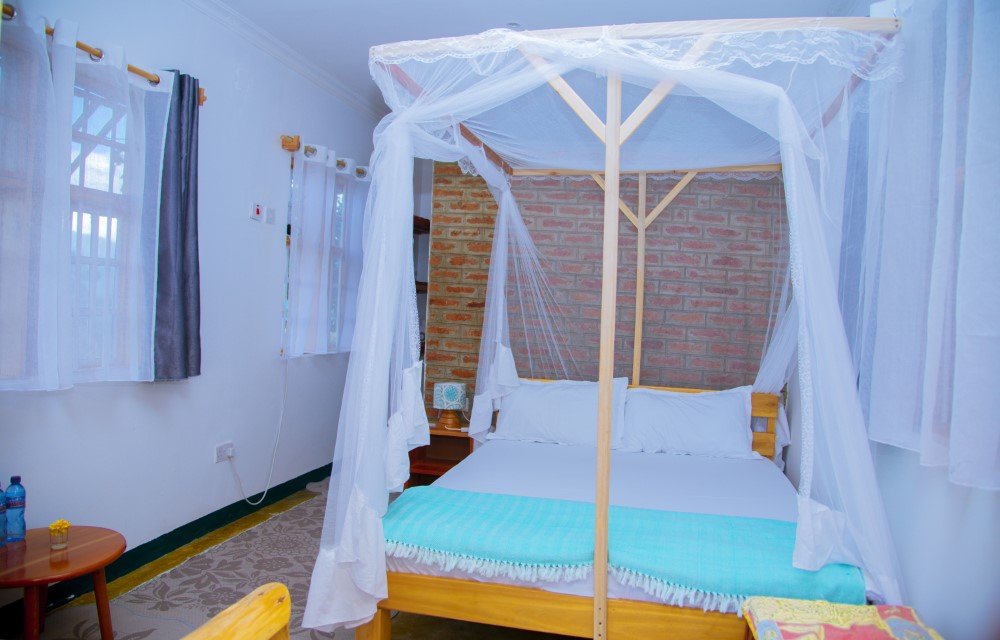 On the Rocks Room at Aika Sunrise B&B Picture